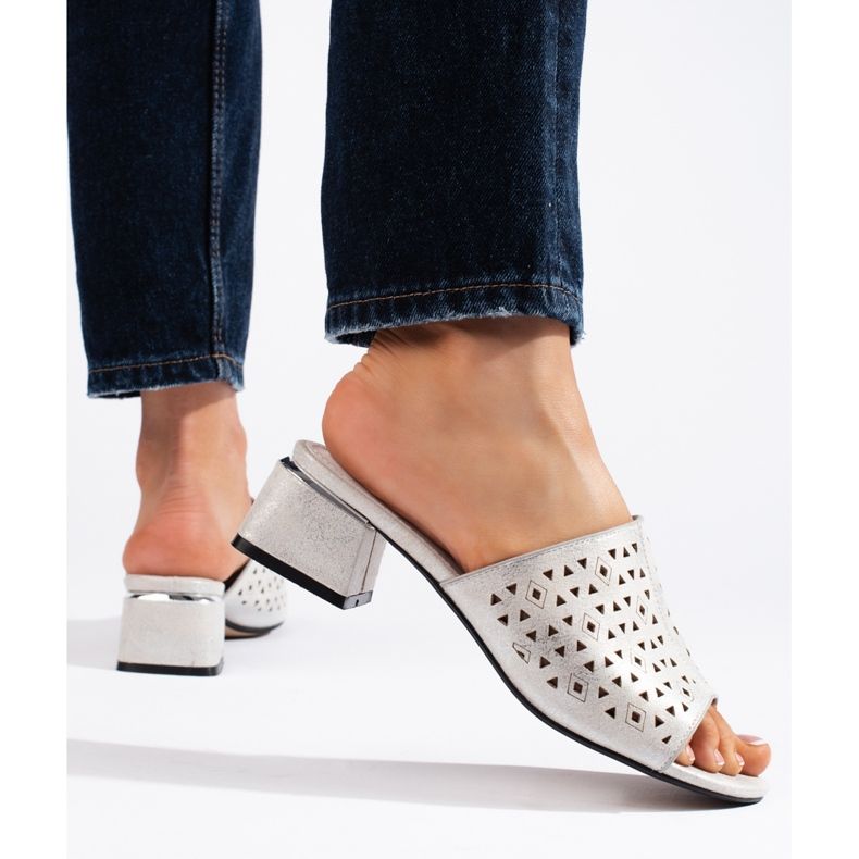 Infradito argento traforato con tacco basso d'argento 1