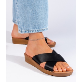 Infradito da donna nere con plateau nero 1