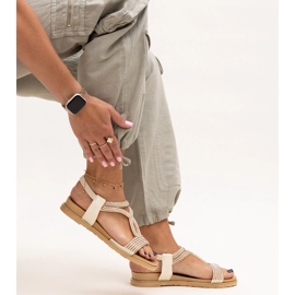 Sandali beige chiaro decorati con zirconi Detila 1