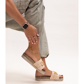 Infradito beige con fibbia lucida di Niamh 1
