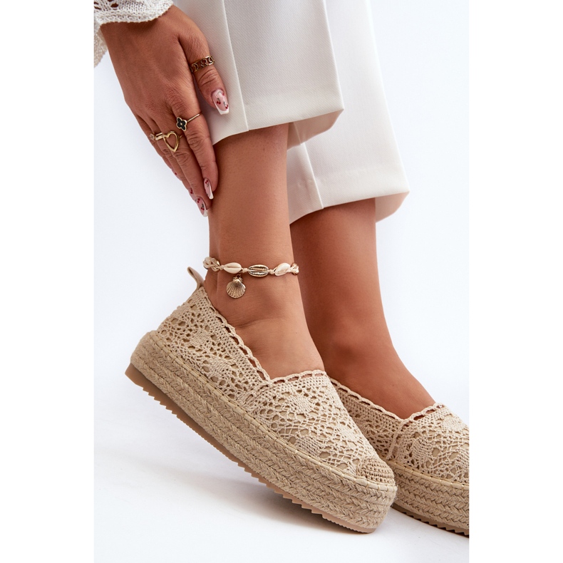 Espadrillas in pizzo da donna sulla piattaforma beige Elarose 1