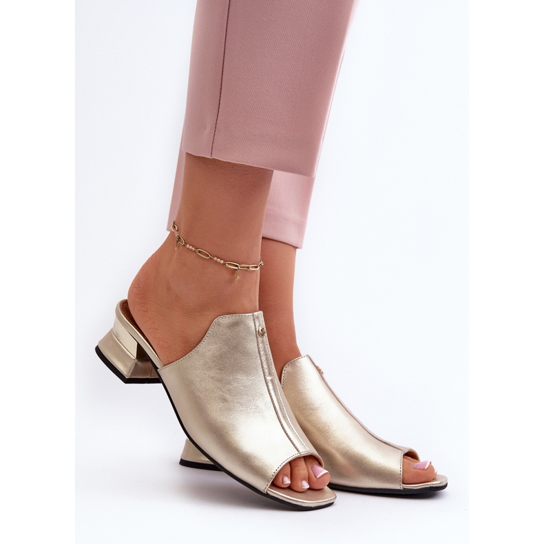Infradito Eleganti da Donna in Pelle Naturale Con Tacco Basso Maciejka 06360-25 Oro d'oro 2