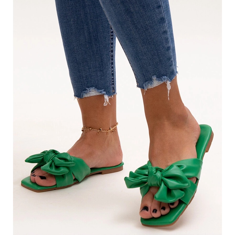 Infradito verdi con fiocco decorativo di Uwansa verde 1