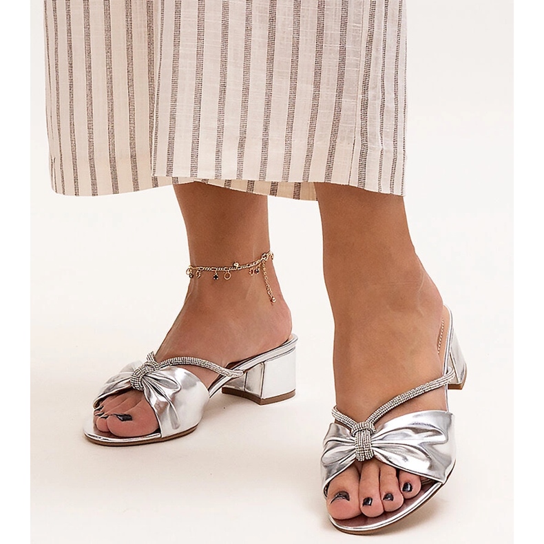 Mules con tacco alto decorati con zirconi Anbrani d'argento 1