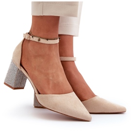 Décolleté beige realizzate in eco suede su tacco decorato 4
