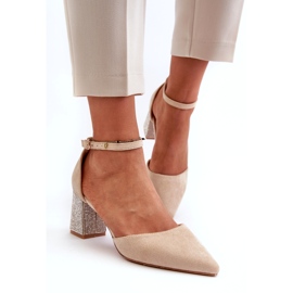Décolleté beige realizzate in eco suede su tacco decorato 2
