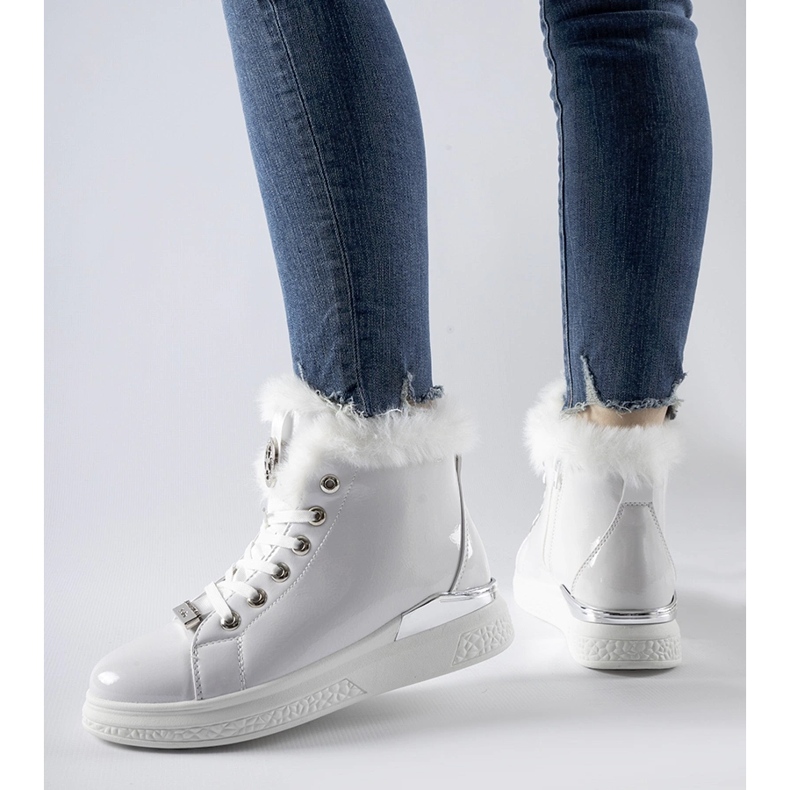 Sneakers bianche in vernice con pelliccia di Fiemme bianco 1