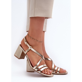 Sandali in pelle con tacco basso Maciejka 06653-25 Oro d'oro 2