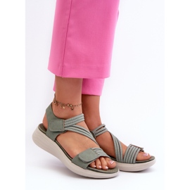 Comodi sandali con velcro da donna verdi Eladora verde 2