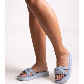 Ciabatte in gomma blu della Ferrei 1