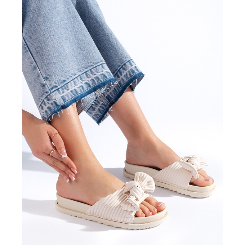 Ciabatte beige con fiocco 1