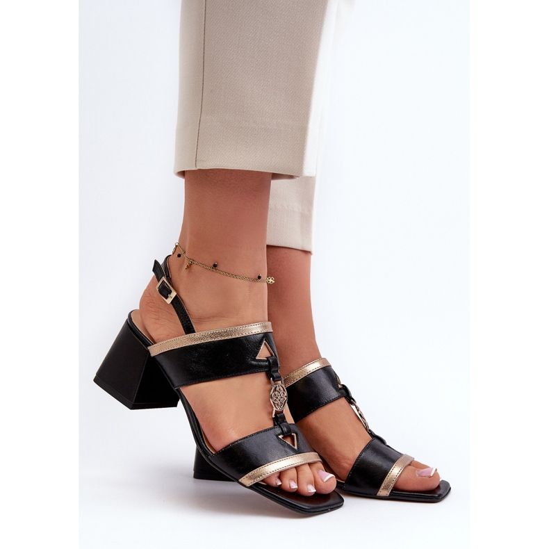 Sandali eleganti in pelle su un blocco Laura Messi 2768 Nero 1