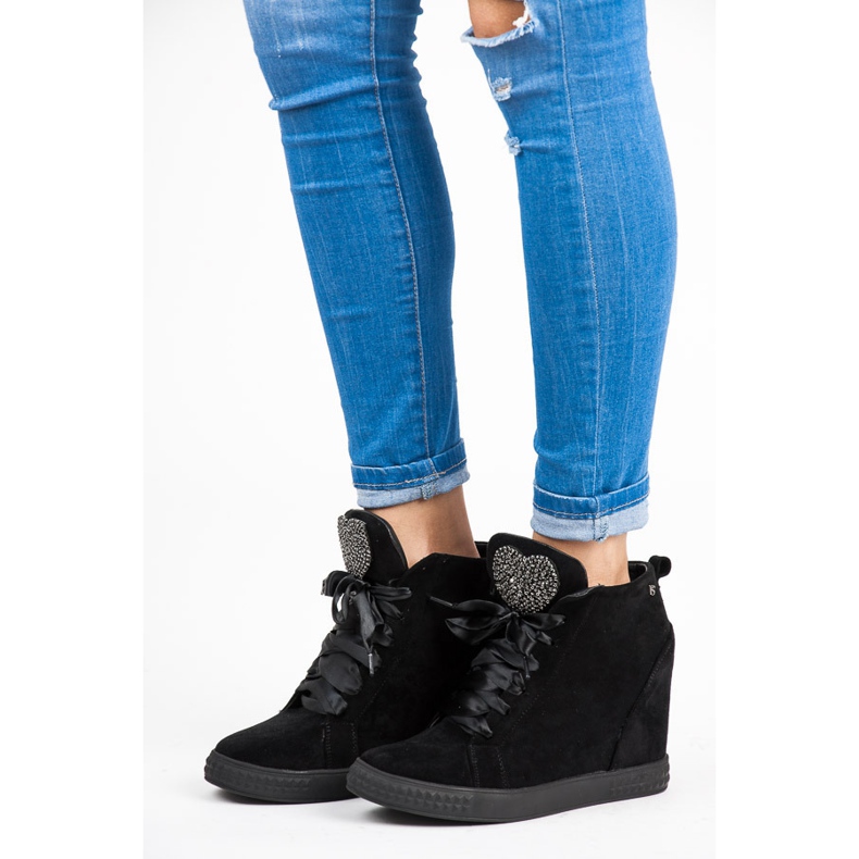 Vices New Collection Sneakers legate con un nastro nero 1