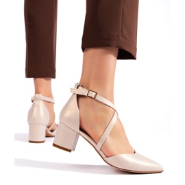 Décolleté da donna beige di Sergio Leone 2