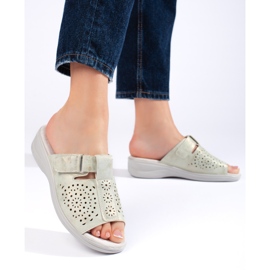 Infradito da donna traforati con comoda zeppa grigio 2