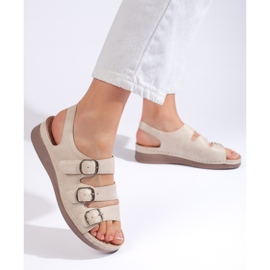Sandali beige da donna con zeppa bassa 1