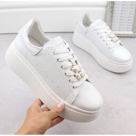 Scarpe da donna in pelle su plateau con orsetto, bianche Vinceza 66641 bianco 1
