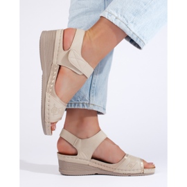 Sandali da donna beige con velcro 1