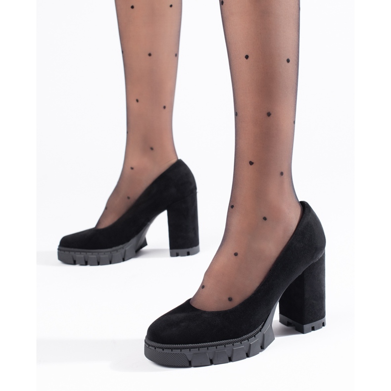 Décolleté da donna in camoscio nero con tacco alto 1