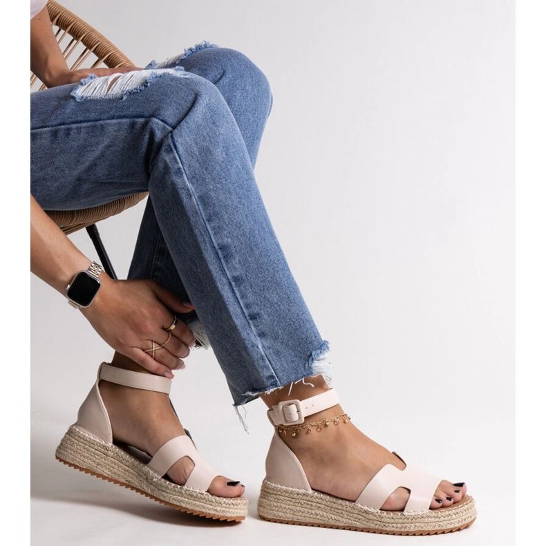 Sandali con zeppa beige di Laurencia 1