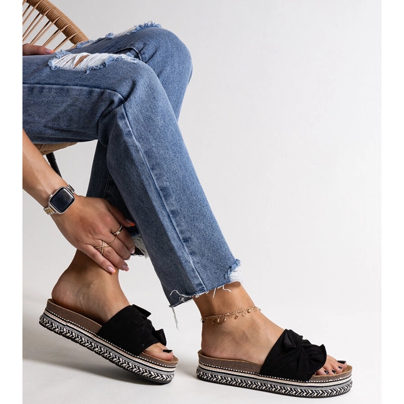 Massicce pantofole nere con suola decorativa Nibalie nero 1