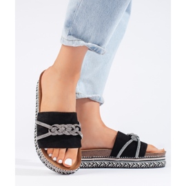 Ciabatte nere sulla piattaforma nero 2