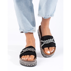 Ciabatte nere sulla piattaforma nero 1