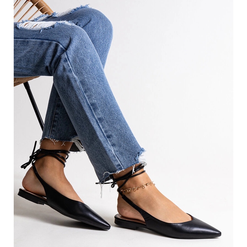 Ballerine nere allacciate realizzate in ecopelle Batra nero 1