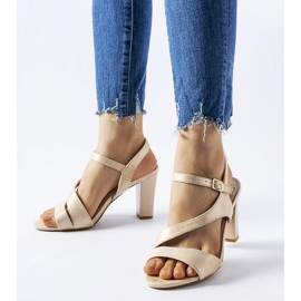 Sandali beige con tacco alto di Murdock 1