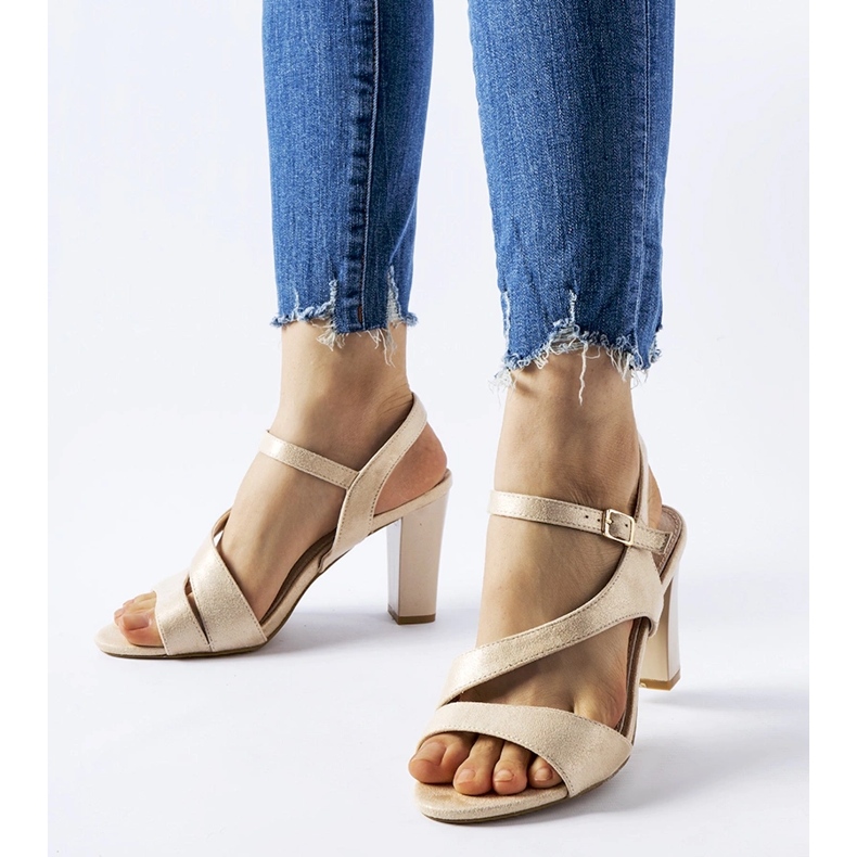 Sandali beige con tacco alto di Murdock 1