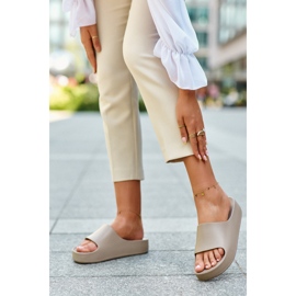 Infradito da donna con piattaforma in schiuma Airaplea marrone beige 1