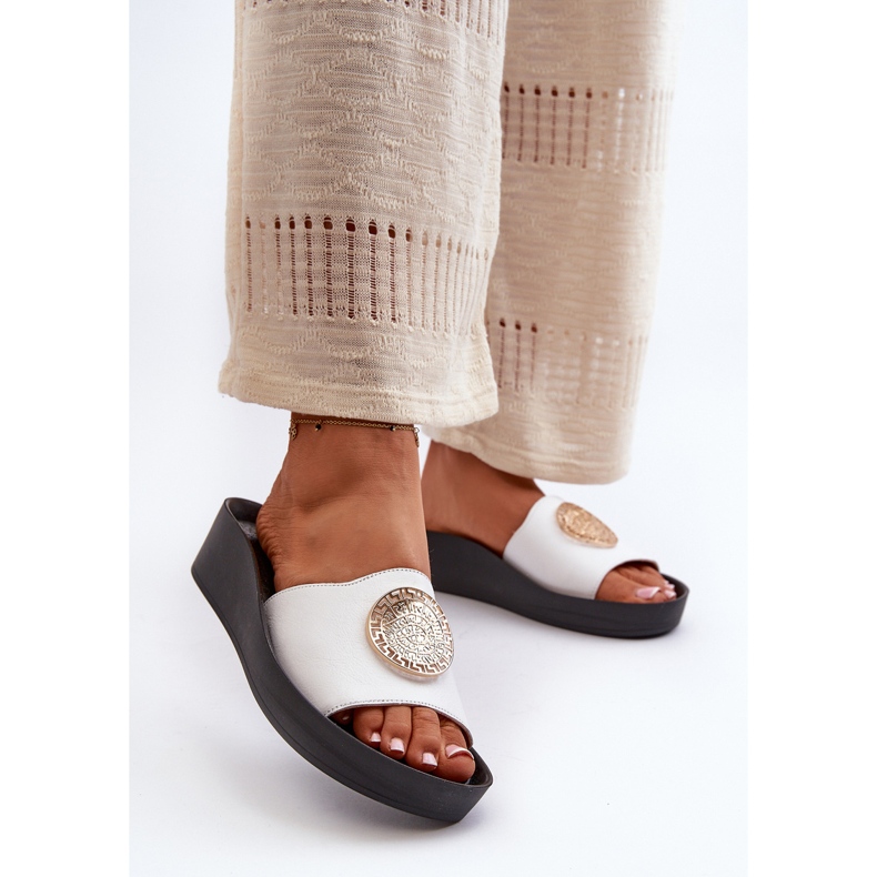 Zazoo 2920 Infradito da donna con zeppa in pelle con dettaglio oro, Bianco 2