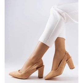 Décolleté Tolna beige con tacco alto 1