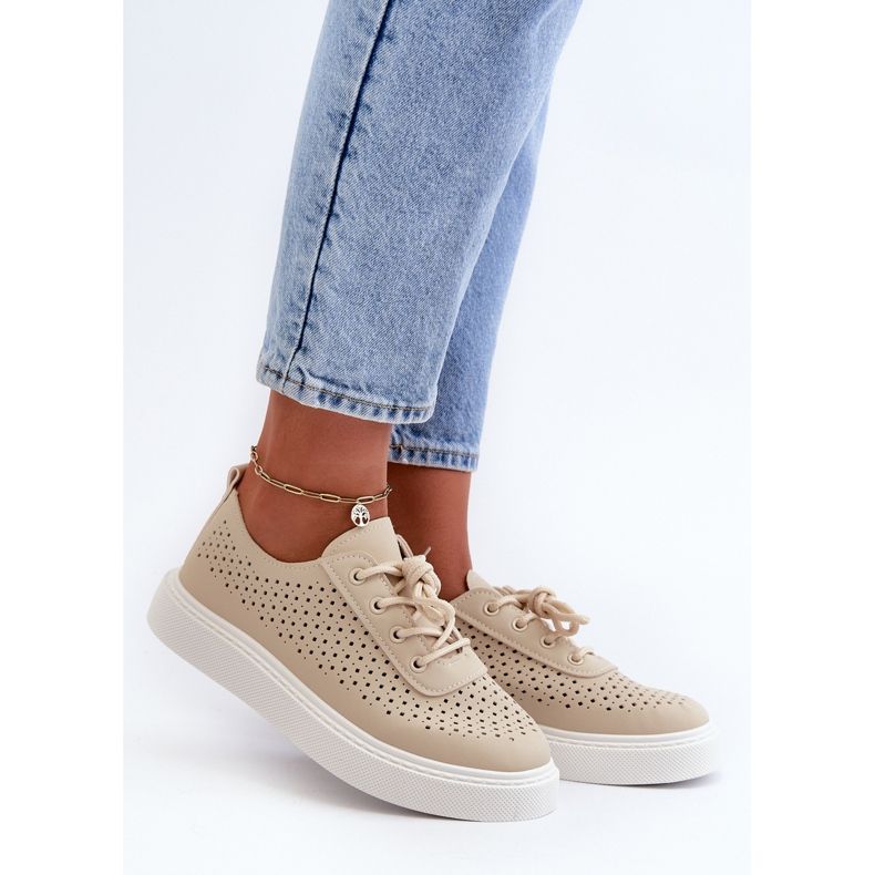 Sneakers Tanvi traforate beige sulla piattaforma 1