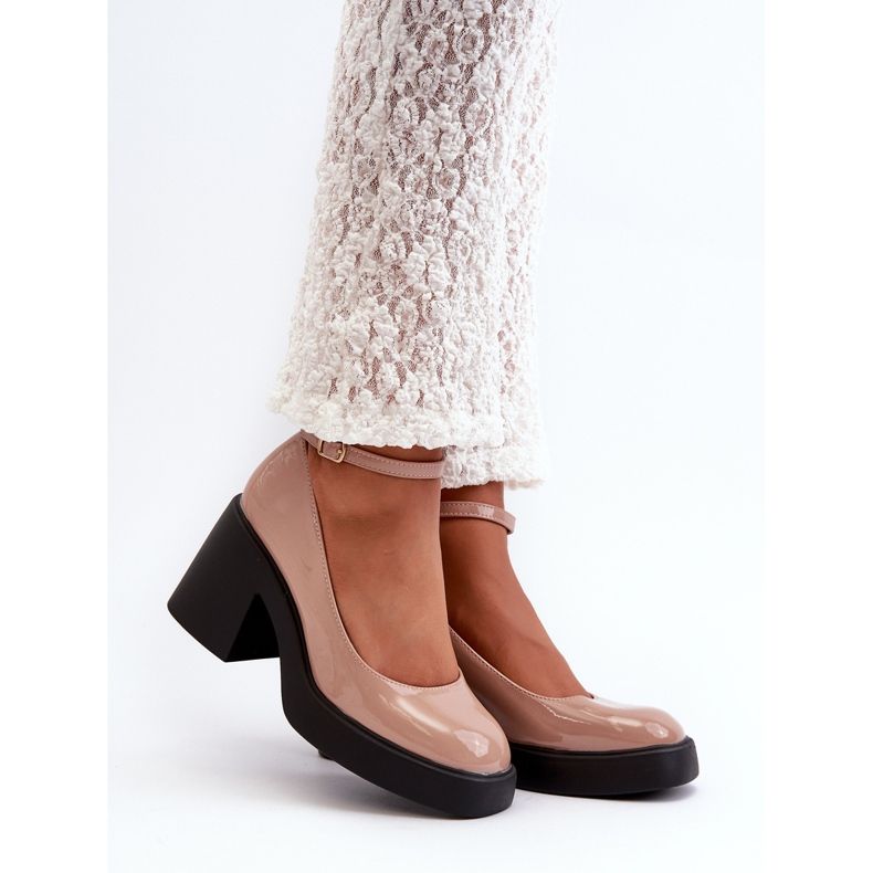 Décolleté in vernice con tacco massiccio, Effiba beige scuro 1