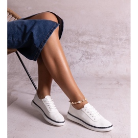 Sneakers Biserka traforate bianche e blu navy bianco 2