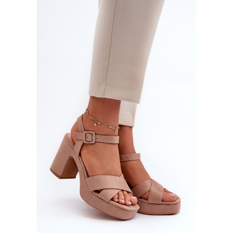 Sandali da Donna Realizzati in Eco Pelle Scamosciata con Tacco Alto e Plateau, Sakane Beige Scuro 1