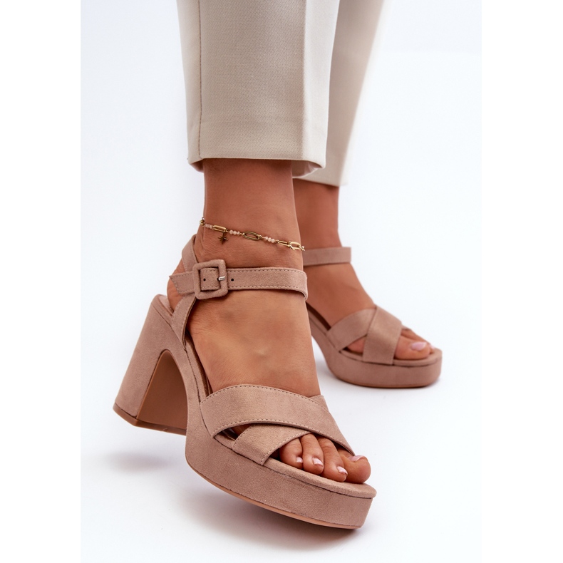 Sandali da Donna Realizzati in Eco Pelle Scamosciata con Tacco Alto e Plateau, Sakane Beige Scuro 2