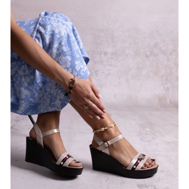 Sandali con zeppa oro Farah d'oro 1