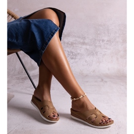 Mules marroni leggere con zeppa bassa di Mifsuda marrone 1