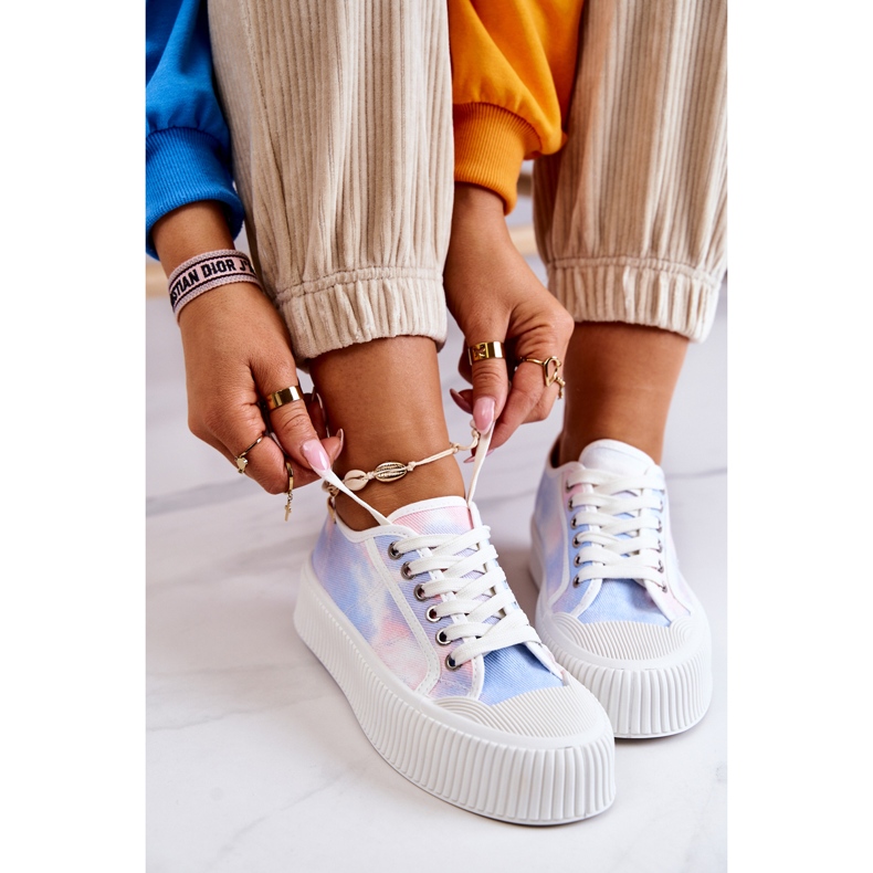 Sneaker da donna bassa sulla piattaforma blu rosa multicolore 1