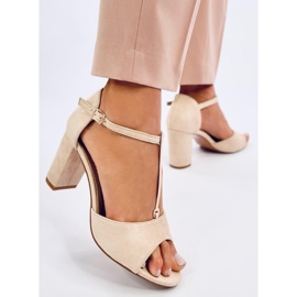 Ferdi Sandali beige con tacco alto e decorazione oro 2