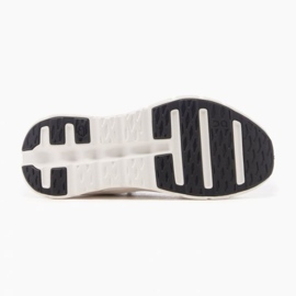 On Running Sulle scarpe Running Cloudtilt 3WE10051430 bianco 3