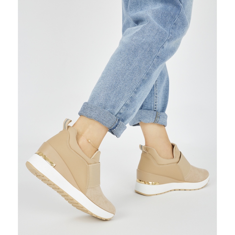 Sneakers con zeppa in camoscio beige 2