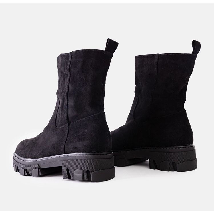 Stivaletti Eleonira in camoscio nero 1