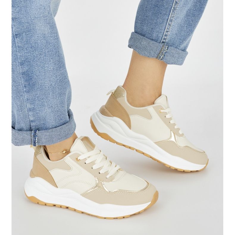 Scarpe sportive da donna beige con suola spessa 2