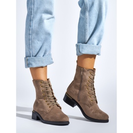 Stivaletti stringati da donna beige con tacco basso 1