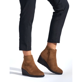 Stivali marroni con zeppa marrone 1