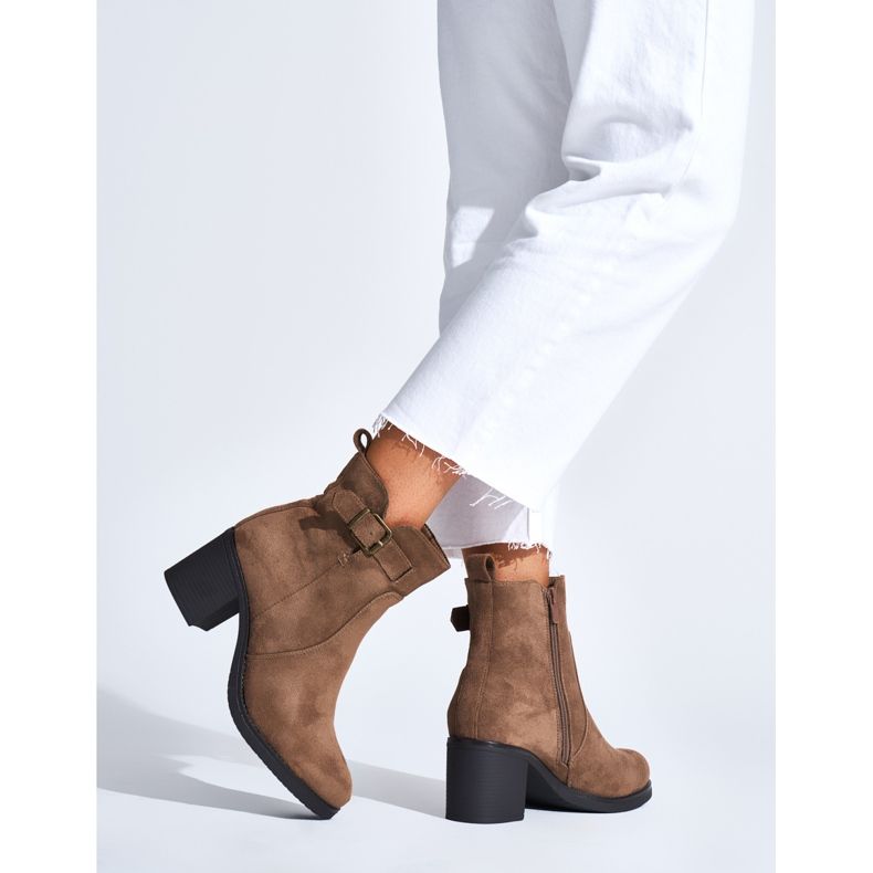 Stivaletti in camoscio beige scuro 2