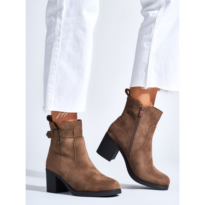 Stivaletti in camoscio beige scuro 1